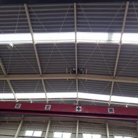 工場明かり取り交換後内部から