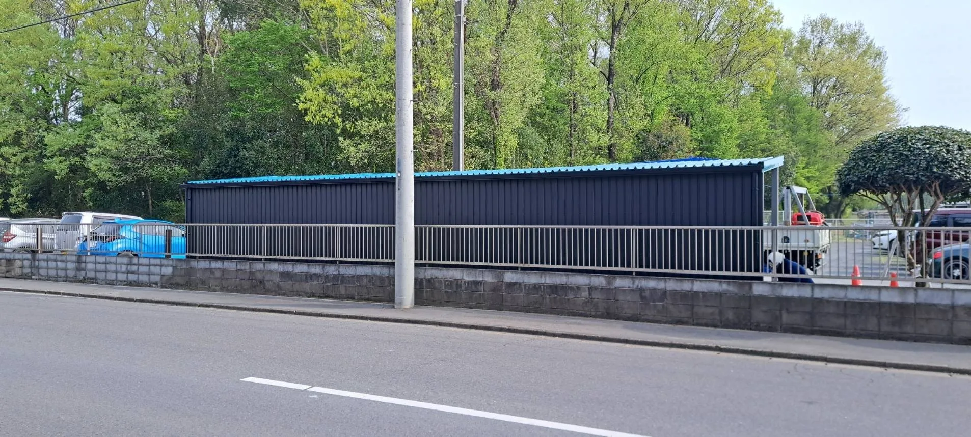 駐輪場の屋根・壁リフォーム